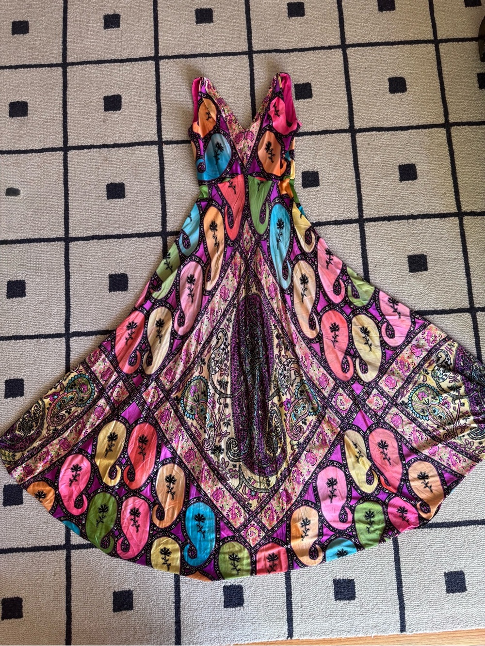 Vintage psychedelic paisley print colorful flowy maxi dress
